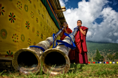 Mönche mit Trompeten in Wangdue
