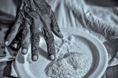 Die Hand einer sehr alten Jain-Nonne in Bikaner, Indien