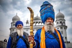 Sikh-in-front-of-Takht-Sri-Kesgarh-Sahib-Gurdwara
