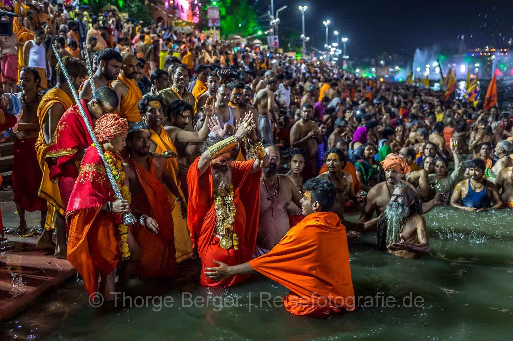 Das heilige Bad - Kumbh Mela in Ujjain 2016