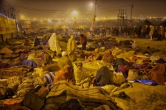 Pilger schlafen unter freiem Himmel bei der Kumbh Mela in Allhabad 2013 Pilger schlafen unter freiem Himmel bei der Kumbh Mela in Allhabad 2013