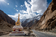 Eine Buddhistische Stupa im Himalaya