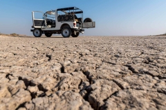 Rissiger Boden in der Little Rann of Kutch, Indien