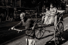 Handgezogene Rikscha in Kalkutta, Indien