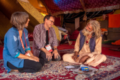 Im Gespräch mit einem Moni Sadhu - Kumbh Mela 2019, Prayagraj
