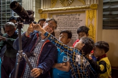 Mit Kindern in Mandaly, Myanmar