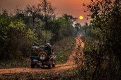 Sonnenaufgang im Jeep