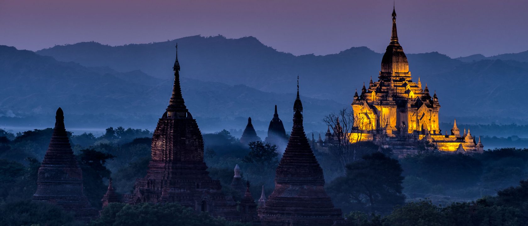 Fotoreise nach Myanmar - Tempel bei Sonnenuntergang in Bagan