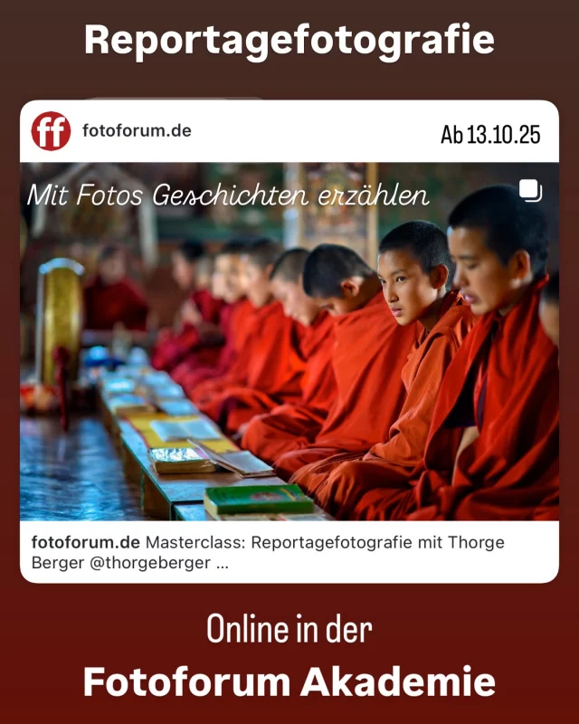Ab 13.10.25 leite ich in Kooperation mit der Fotoforum Akademie die neue „Masterclass Reportagefotografie“.
Sie wird in 5 Modulen mit je 2 Stunden online (über Zoom) stattfinden. Dabei werden wir uns, nicht nur theoretisch damit beschäftigen, wie ihr „Mit Fotos Geschichten erzählen“ könnt, sondern wir werden auch ganz praktisch an euren eigenen konkreten Projekten arbeiten, wie z.B. einem Buch, einem Artikel, einer Präsentation oder einer Ausstellung.
Ich freue mich auf euch!  Alle Infos und Details gibt es hier:
https://shop.fotoforum.de/reportragefotografie-mit-thorge-berger/  #fotoforum #gbv_vortraege #reisefotografie #workshop #fotoworkshop #onlineworkshop #reportage #reportagefotografie #reisereportage #masterclass #masterclassreportage #masterclassreportagefotografie #mitfotosgeschichtenerzählen #fotoreportage