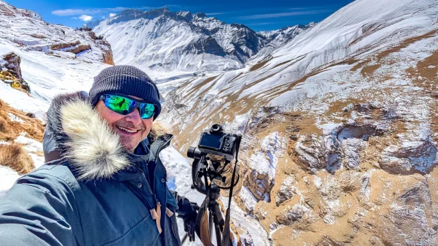 Happy CAMERA DAY! 
Seit meinem 16. Lebensjahr begleitet mich immer eine Kamera auf meinen Reisen, und hat mir geholfen, meinen Blick auf die Welt zu sch&auml;rfen. 😃📷🌎